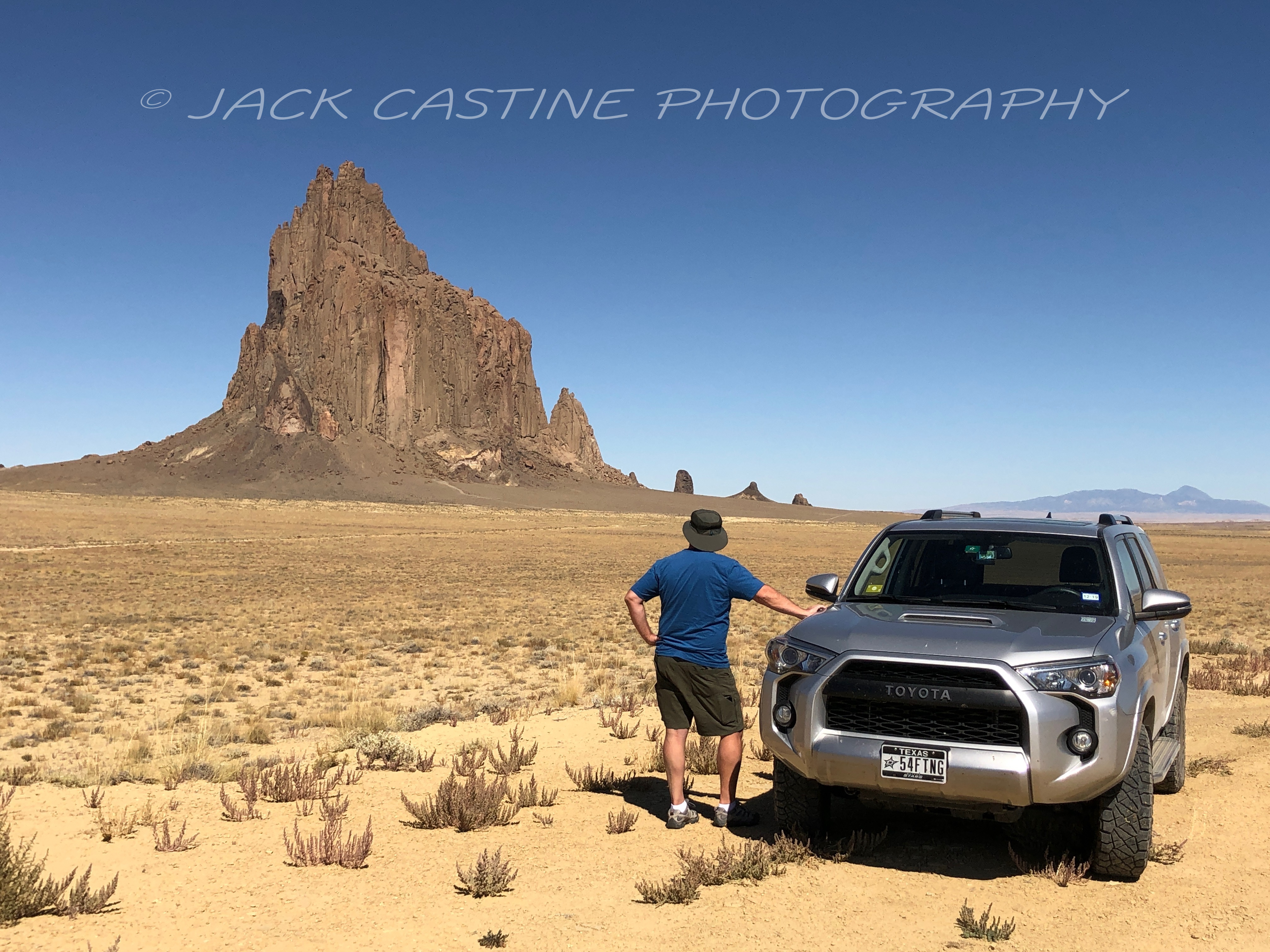  2019 11 18 - JC and 4Runner at Shiprock - Shiprock, NM  