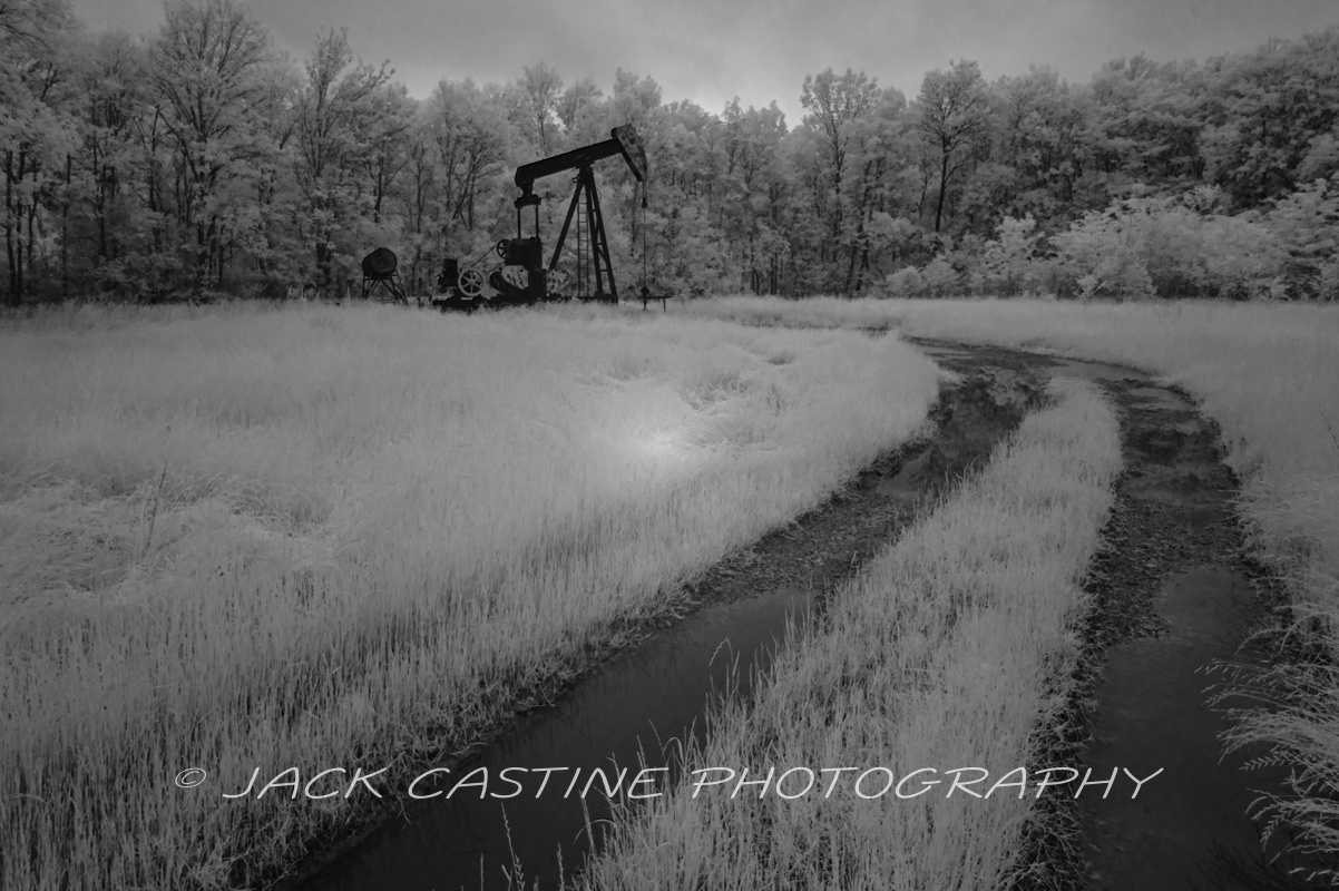  2020 04 19 - Oil Well - US 287 at the Trinity River - Freestone County, TX 